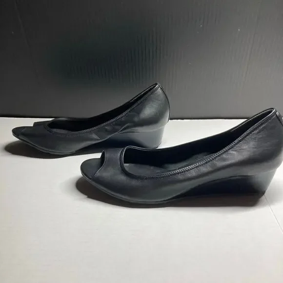 COLE HAAN Black Talia Leather Wedge 10 AA.  Great Used Condition - Picture 4 of 10